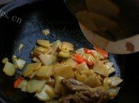 喷香的土豆片炒肉做法图解12)