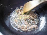 家常菜肉末茭白做法图解10)