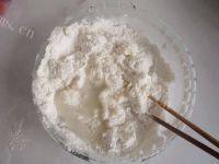 色泽鲜亮的草莓糯米糍做法图解2)