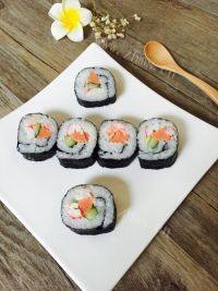 美味的鲜虾沙拉寿司做法图解7)