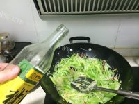 家常菜芹菜土豆丝做法图解5)