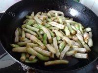 「家有大厨」豆角焖面做法图解6)
