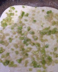 葱油饼做法图解5)