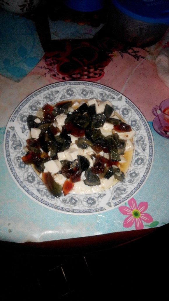 DIY皮蛋拌豆腐