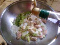 家常白菜炖豆腐做法图解6)