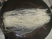 家常菜白菜炒粉条做法图解2)