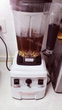 美味早餐花生豆浆做法图解3)