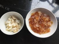 自制桃胶百合水果捞做法图解2)
