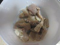 家常菜爆炒猪肚做法图解2)