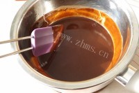 香飘十里的巧克力熔岩蛋糕做法图解5)