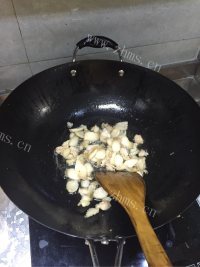 春笋炒肉做法图解6)