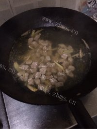 滋补的西红柿牛腩做法图解3)