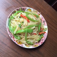 家常菜青椒炒土豆丝