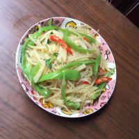 家常菜青椒炒土豆丝