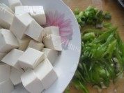 家常菜青椒炒豆腐做法图解2)