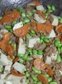 美味的肉末毛豆米做法图解9)