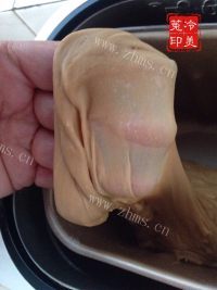 自制红糖红枣核桃面包做法图解10)
