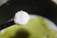 抹茶牛奶做法图解3)