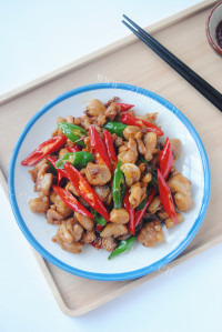 家常菜爆炒鸡丁