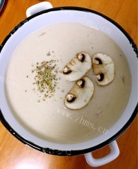 美味的奶油蘑菇浓汤