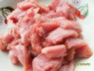 美味的莲藕炒肉做法图解4)