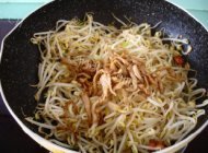 家常菜肉丝炒豆芽