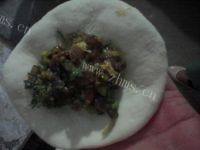简易猪肉芹菜馅饼做法图解10)