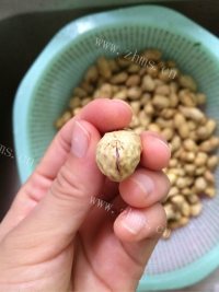 美味的煮花生做法图解2)