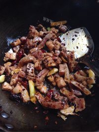 营养丰富的土豆烧肉做法图解6)