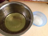 自制酸奶戚风做法图解13)
