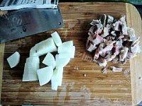 家常菜牛肉萝卜煲做法图解2)
