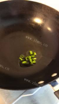 辣辣的韩式辣豆腐做法图解3)
