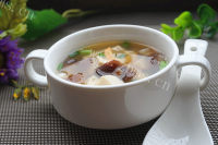 美味的香菇豆腐汤