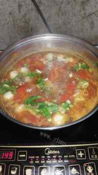 美味的西红柿肉丸汤