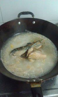 滋补的鱼头豆腐汤做法图解11)