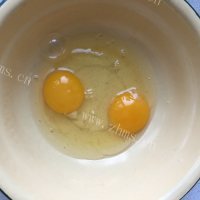 美味的西葫芦煎饼做法图解4)