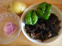 家常菜肉炒土豆片做法图解1)