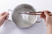 家常菜凉拌菠菜粉丝做法图解2)