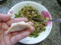 自己做的芹菜猪肉馅饺子做法图解9)