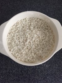 家常菜荷叶蒸排骨做法图解2)