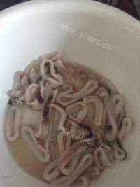 美味的炸鱿鱼圈做法图解2)