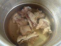 美味的肉骨冬瓜汤做法图解6)