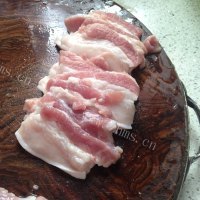 口感不错的荷叶粉蒸肉做法图解3)