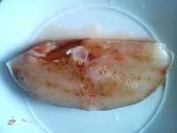美味的香煎鳕鱼做法图解2)