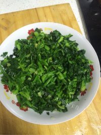 美味的蛋酱菠菜做法图解2)