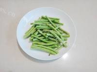 美味的麻酱豇豆做法图解5)