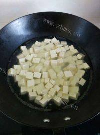 家常菜皮蛋豆腐做法图解4)