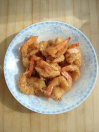 色香味俱全的炸虾球做法图解9)