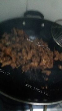 诱人的孜然牙签肉做法图解10)