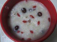 很有食欲的红枣薏米粥